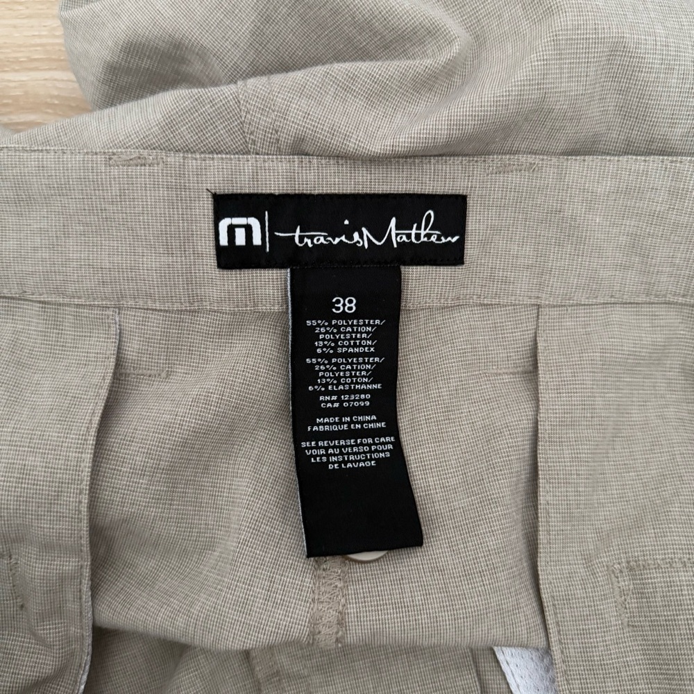 Travis Mathew Waist 38” Beck 10” Inseam Golf Shorts Khaki Outdoor Minimal - Picture 4 of 6